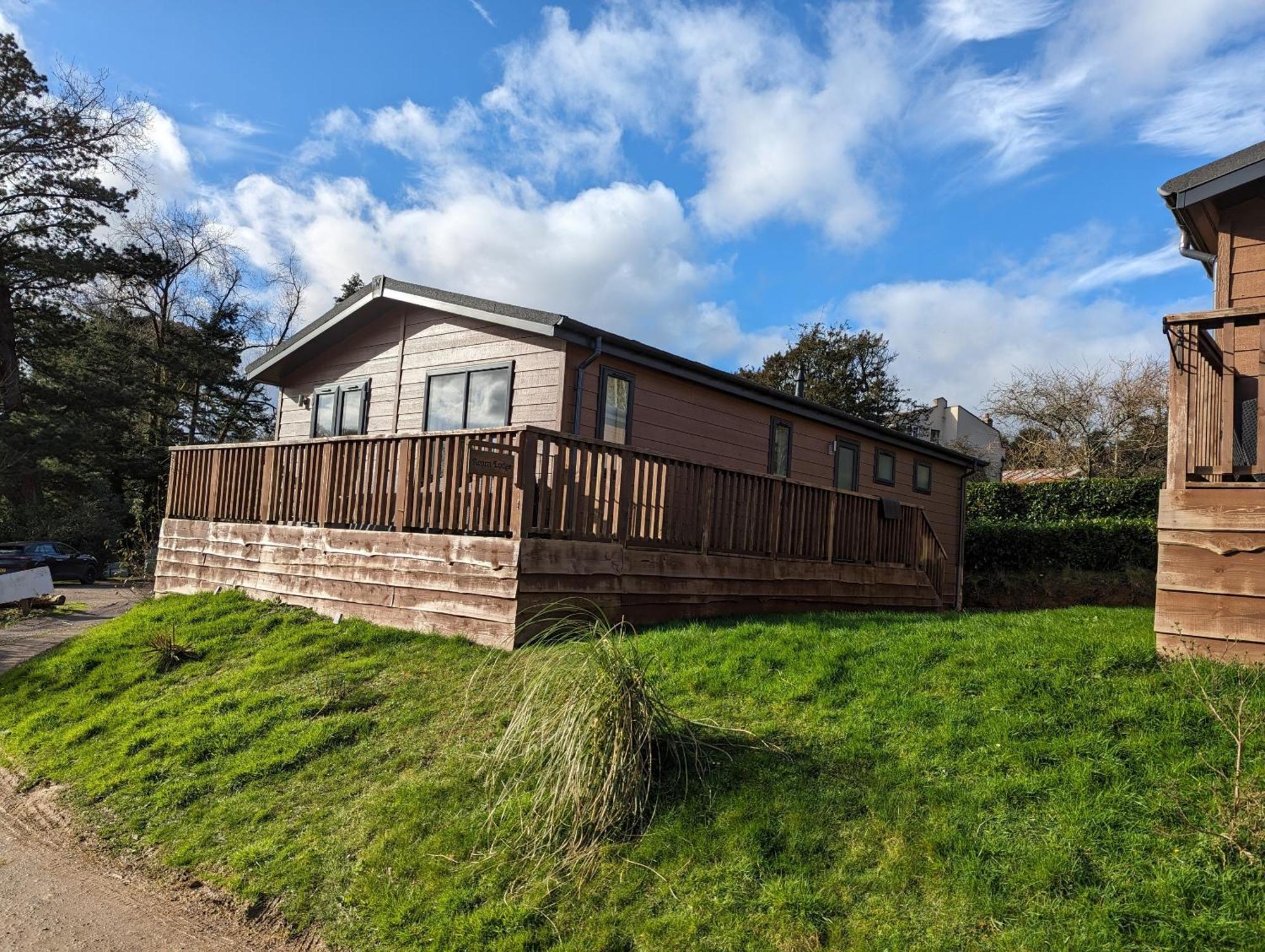 Great Trethew Hotel - Self Catering Lodges - Bar & Restaurant Liskeard Exterior photo